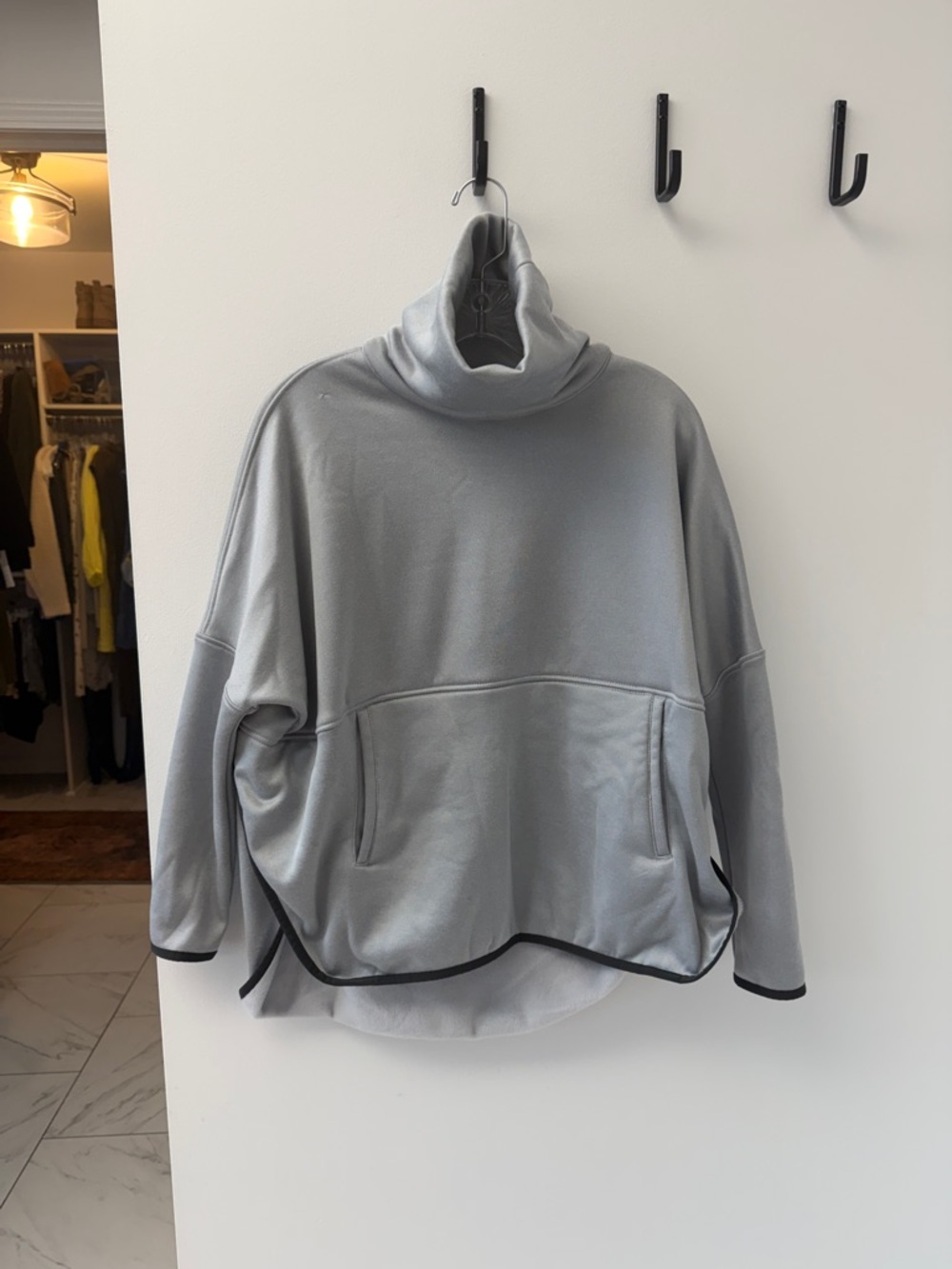 North Face Cozy Light Gray Women's Turtleneck Pullover Sweater